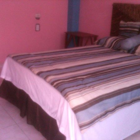 La Delphina Bed And Breakfast Bar And Grill لا سيبا المظهر الخارجي الصورة