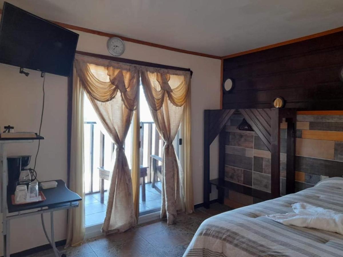 La Delphina Bed And Breakfast Bar And Grill لا سيبا المظهر الخارجي الصورة