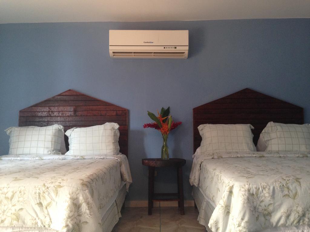 La Delphina Bed And Breakfast Bar And Grill لا سيبا المظهر الخارجي الصورة